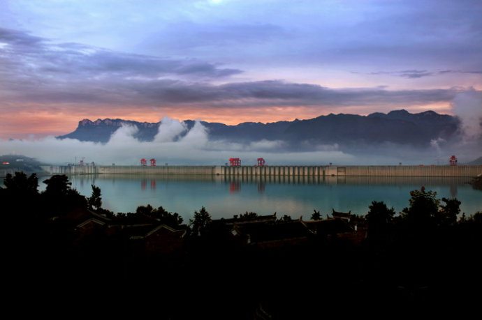 长江三峡：石壁立西江，高峡出平湖，旧貌焕新颜